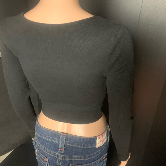 FIGL Long Sleeved Crop Top size Small - Picture 9 of 9